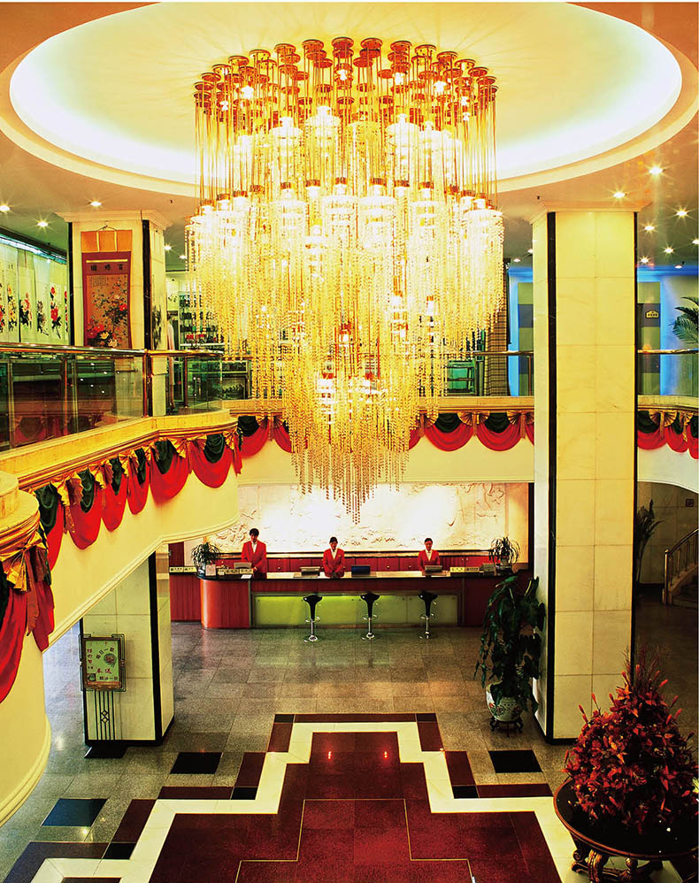 别墅中空工程非标艺术水晶灯定制样板