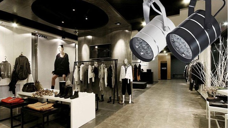 OTL照明水蜜桃无码视频在线观看轨道灯服装店应用案例