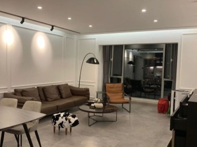 开灯饰店自己进货好？ 还是加盟好？